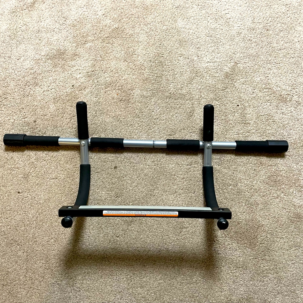 Pull up bar